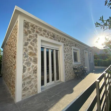 Casa Nikolou Stegna