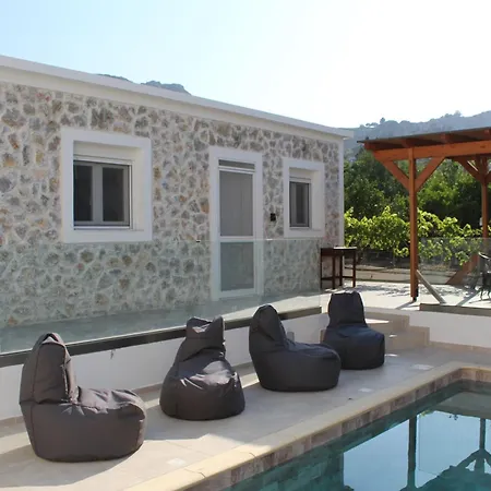 Casa Nikolou Stegna