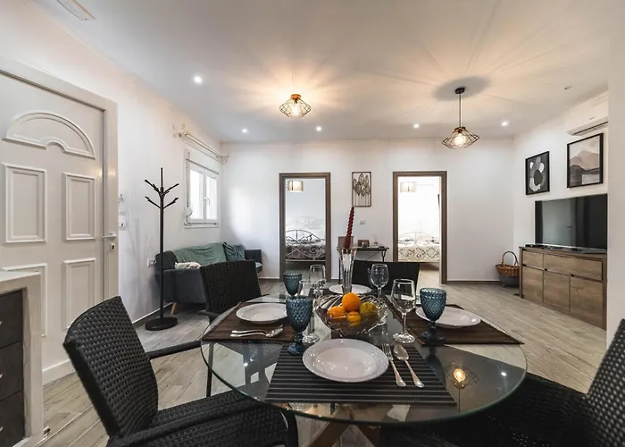 Casa Nikolou Stegna 펜션