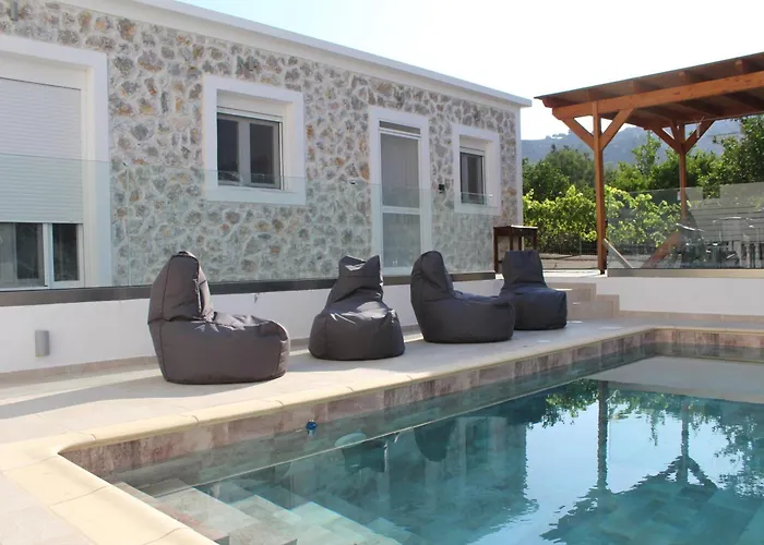 Casa Nikolou Stegna 펜션